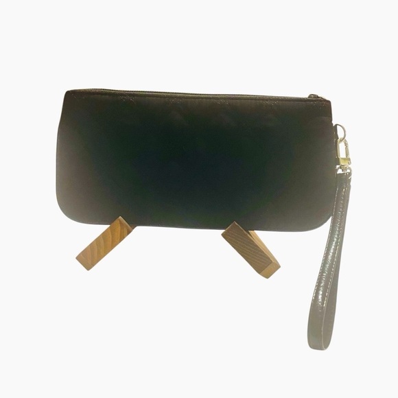 Vera Bradley RED Herringbone WRISTLET RARE RETIRED LIMITED EDITION - Picture 2 of 8